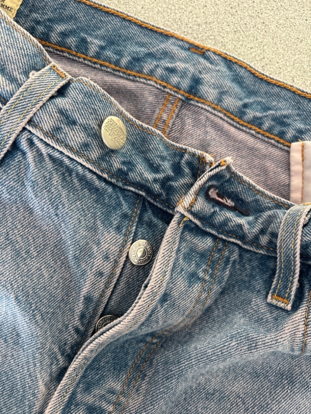 Levi’s 501 ’90s Women’s Jeans W28 L32 Light Wash Straight Leg High Rise Casual - Picture 8 of 14